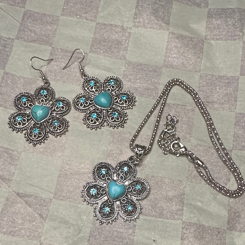 Silver and Turquoise Floral Jewelry Set